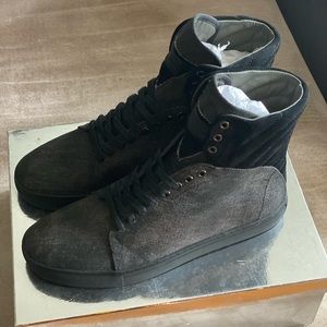 Men Size 11 Android Homme high top Grey & Black sneakers.